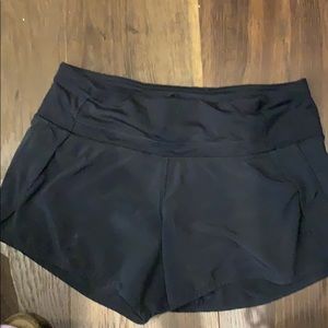 Lululemon Hotty hot shorts - size 4
